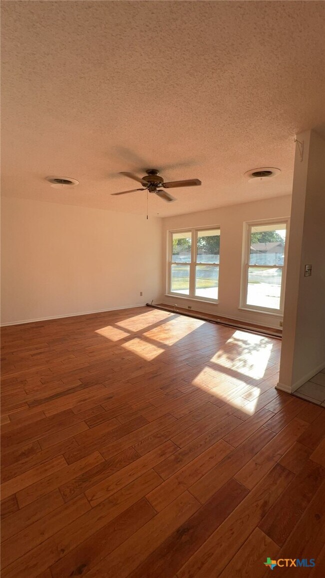 Building Photo - 116 Carothers St