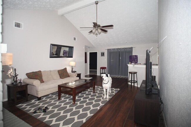 Building Photo - 22619 Braken Carter Ln
