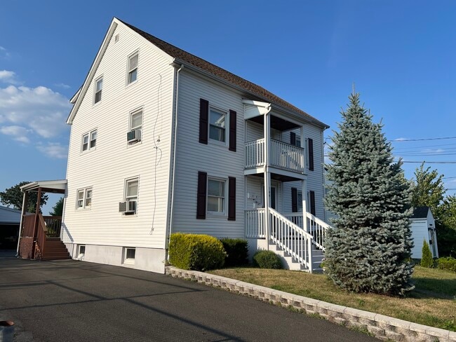 Building Photo - 144 Newington Ave