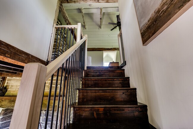 Building Photo - 740 Little City Rd