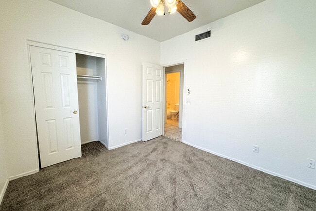Building Photo - 3Bed/2Bath House at 63rd/Northern Ave! $19...