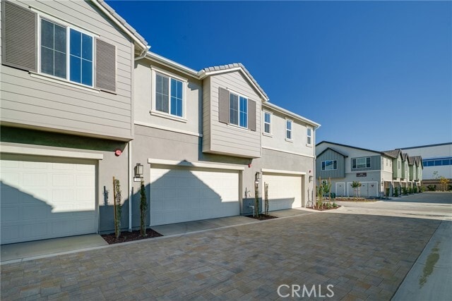 Building Photo - 3560 S Eichler Paseo