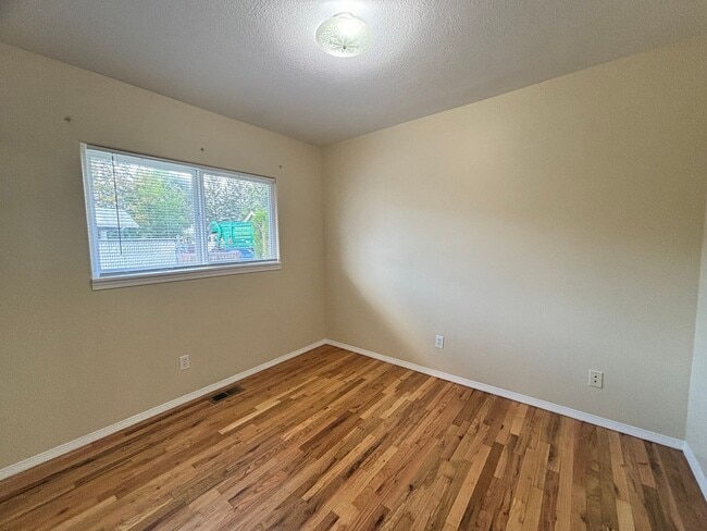 Building Photo - 5109 SE 84th Ave