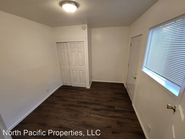 Building Photo - 4 br, 1 bath House - 10811 55th Ave S