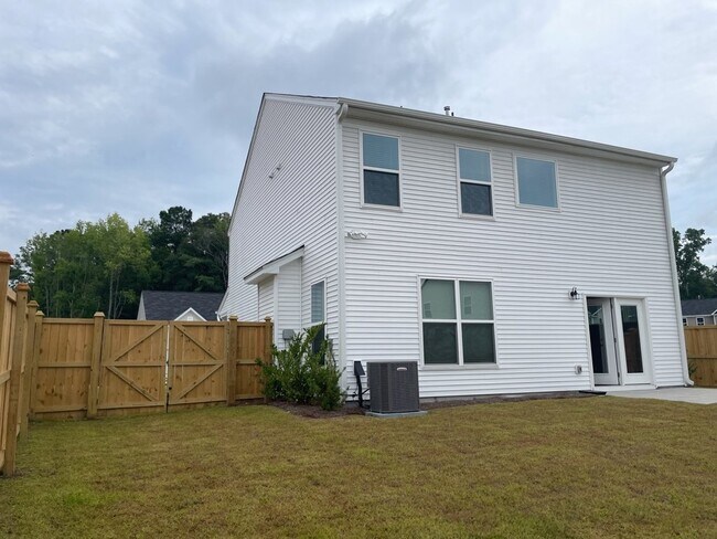 Building Photo - 2903 Siebold Dr