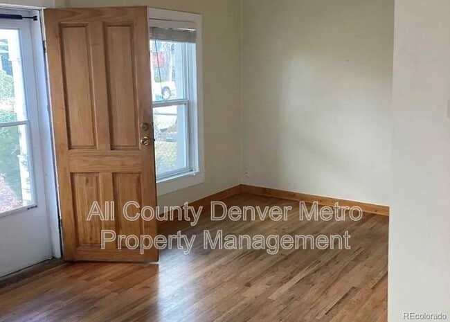Building Photo - 831 Elati St