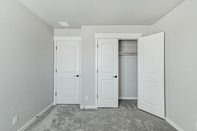 Building Photo - 5720 Slate River Pl