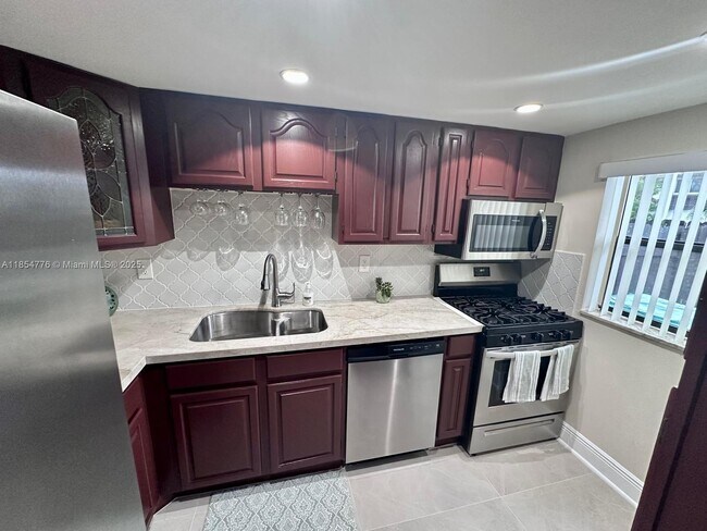 Building Photo - 11339 SW 71st Ln