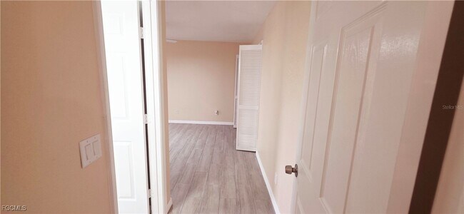 Building Photo - 930 SW 34th St