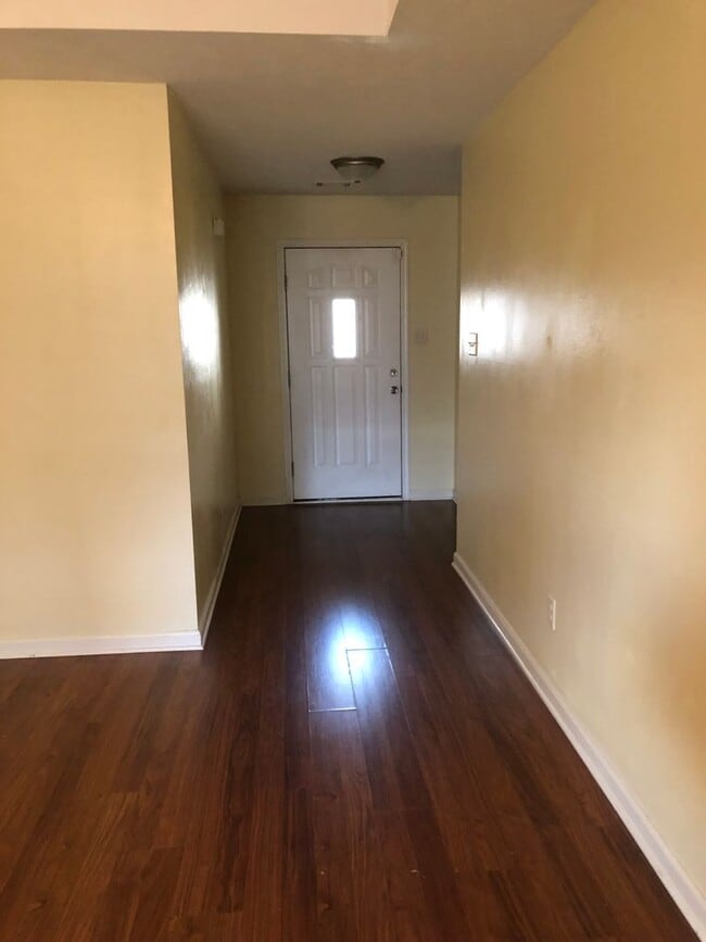 Building Photo - Beautiful 3 Bedroom Home in a Quiet Searcy Neighborhood!