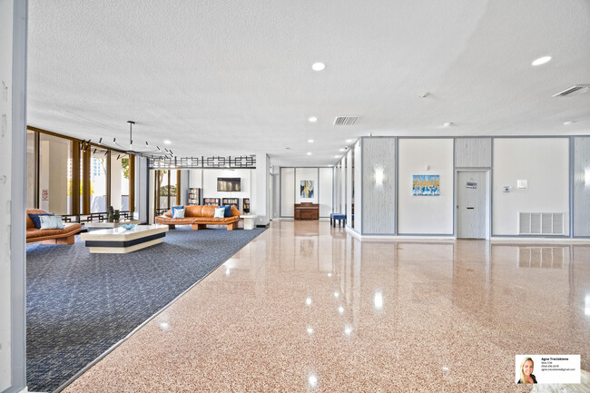 Building Photo - 137 Golden Isles Dr