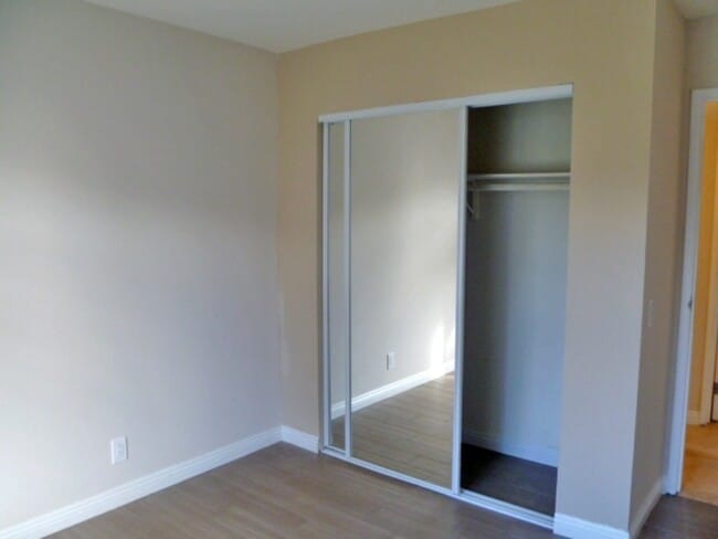 Building Photo - Palm Lake Villas Condo #130