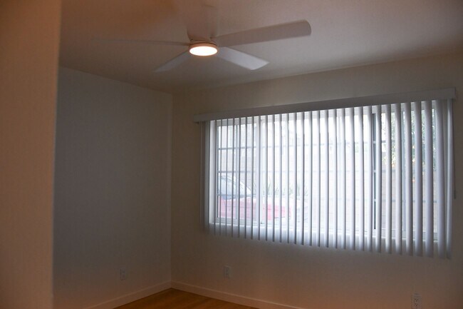 Building Photo - Parker (388) North