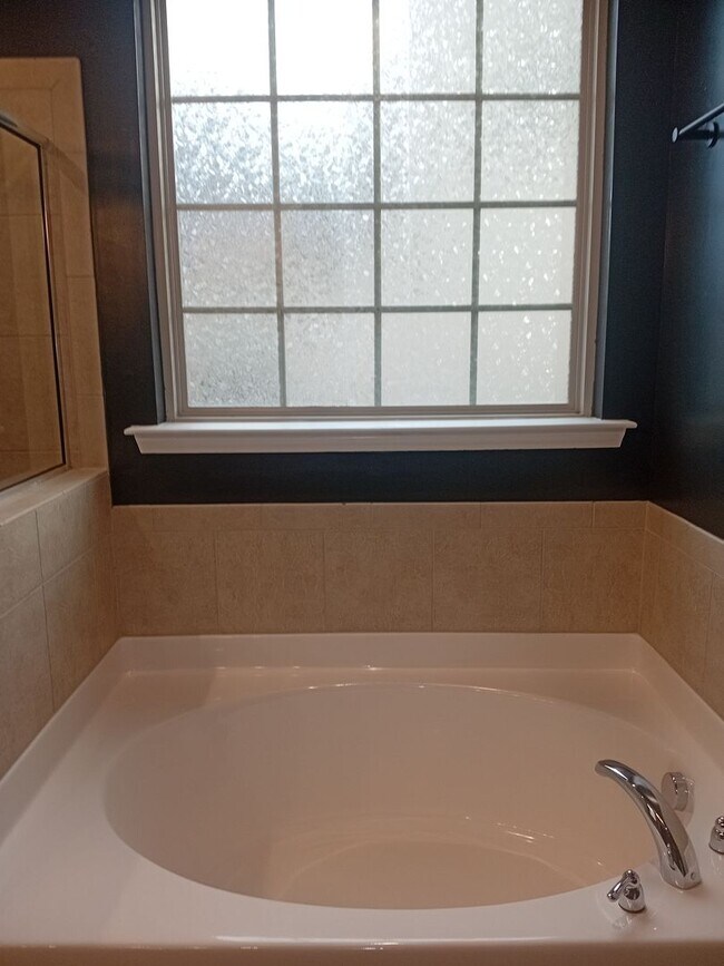 Building Photo - Spring Lake