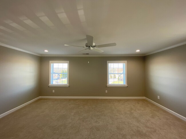 Building Photo - 189 Summerlyn Dr