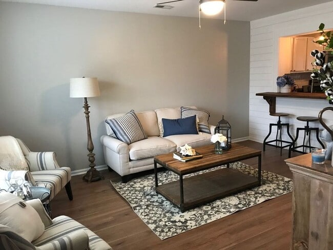 Building Photo - Welcome to Carolina Forest!