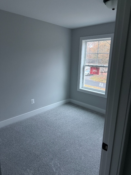 Building Photo - 107 Sampson Ln