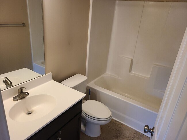 Building Photo - 3 Bedroom, 2.5 bath home - Sneads Ferry - Everetts Creek Community