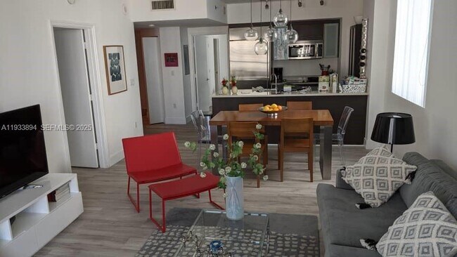 Building Photo - 500 Brickell Ave