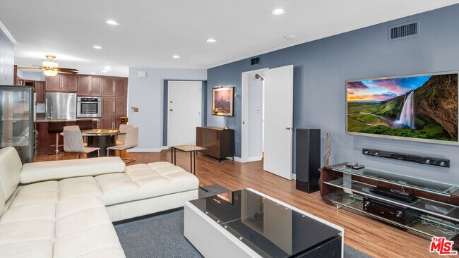 Building Photo - 2260 N Cahuenga Blvd