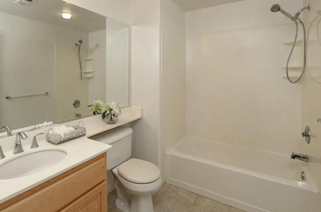 Building Photo - 1390 Saddle Rack St