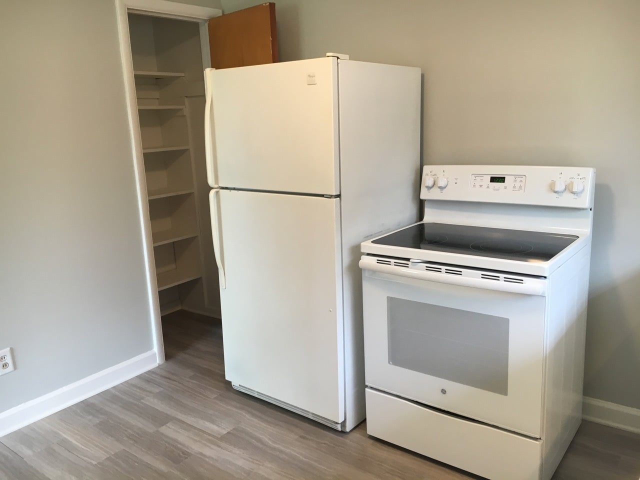 kitchen - 1822 Jackson Ave