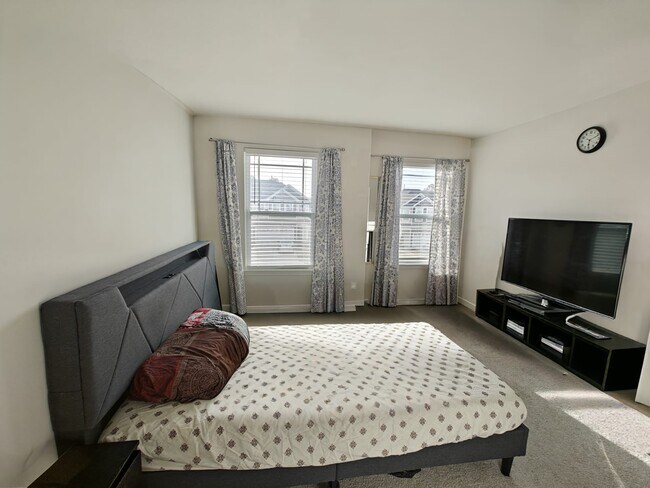 Building Photo - 756 Creekway Dr