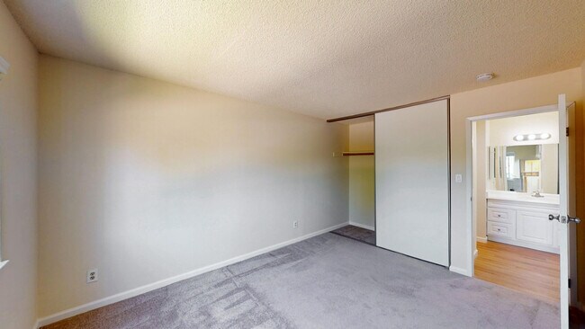 Building Photo - 541 Alameda del Prado