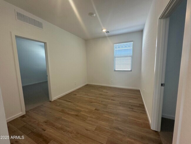 Building Photo - 15849 W Gray Fox Trl