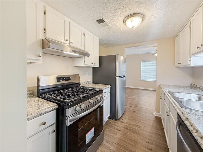 Building Photo - 1884 Shenandoah Valley Ln SE