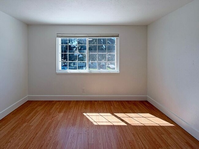 Building Photo - 525 Cinderella Loop