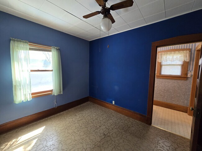 Building Photo - 450 Cutler St