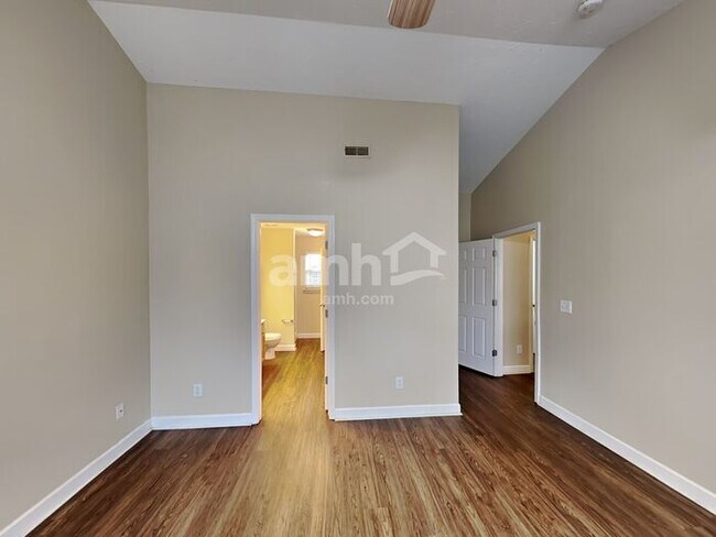 Building Photo - 110 Baker Springs Ln