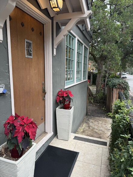 Front Entry - 196 Tunstead Ave