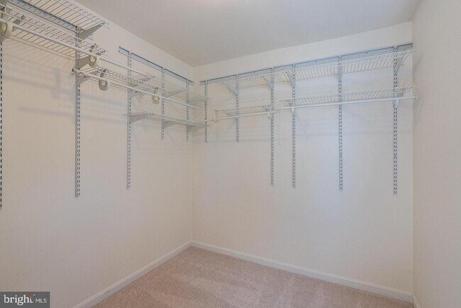 Building Photo - 3048 Silent Valley Dr