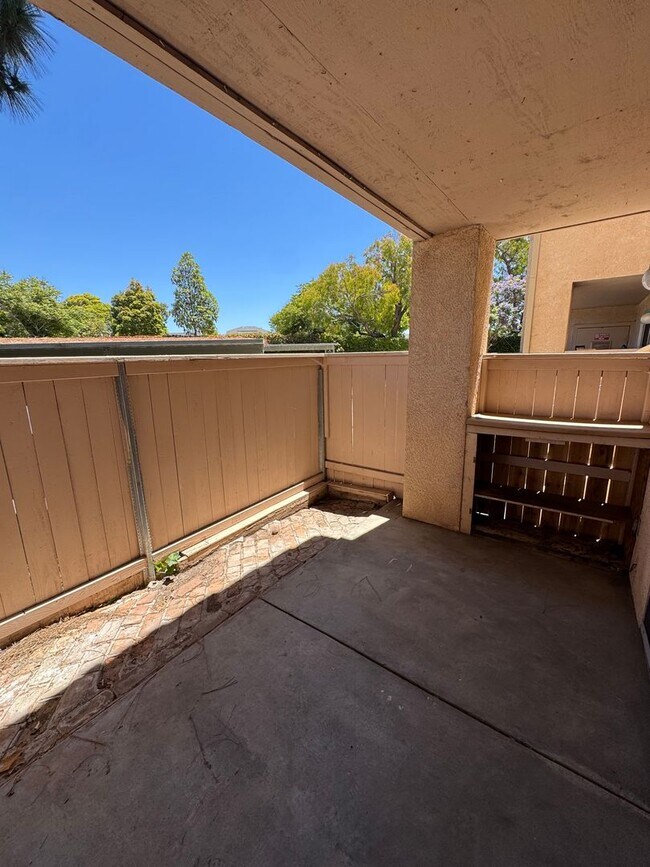 Building Photo - Comfortable Condo Living in Santa Maria