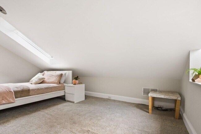 Building Photo - 2840 Peachtree Rd