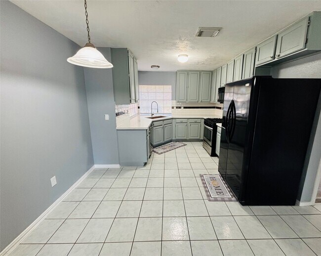 Building Photo - 14306 Moorfield Dr