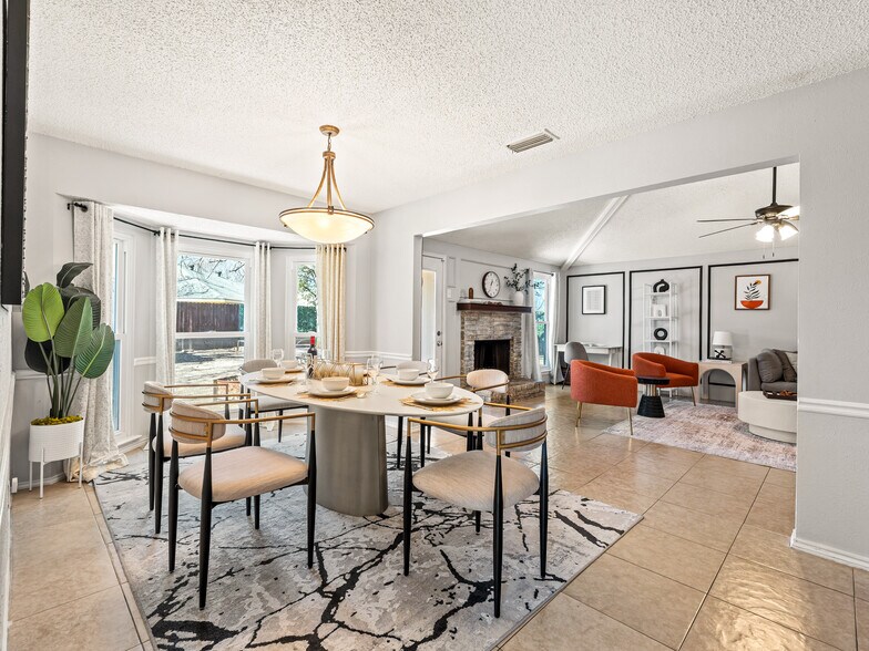 Building Photo - 1113 Roaring Springs Dr