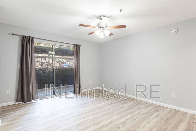 Building Photo - 1385 W University Ave