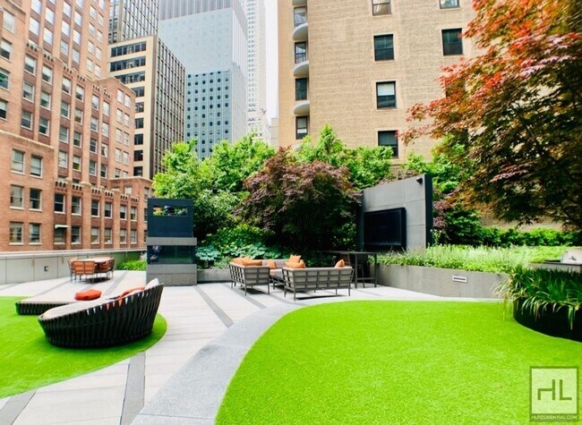 Building Photo - East 44th Street