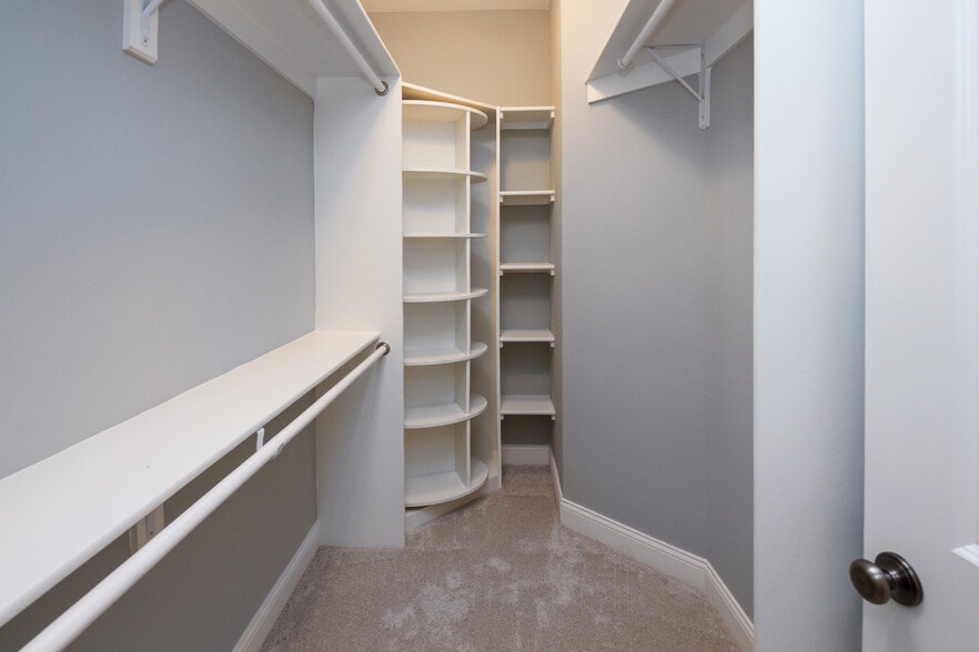 Building Photo - 15295 Mystic Rock Dr