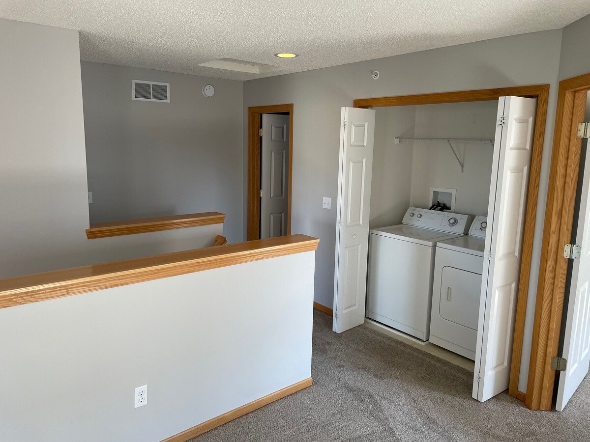 Building Photo - 896 Braunworth Ct