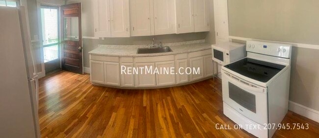 Building Photo - 13 Hudson St