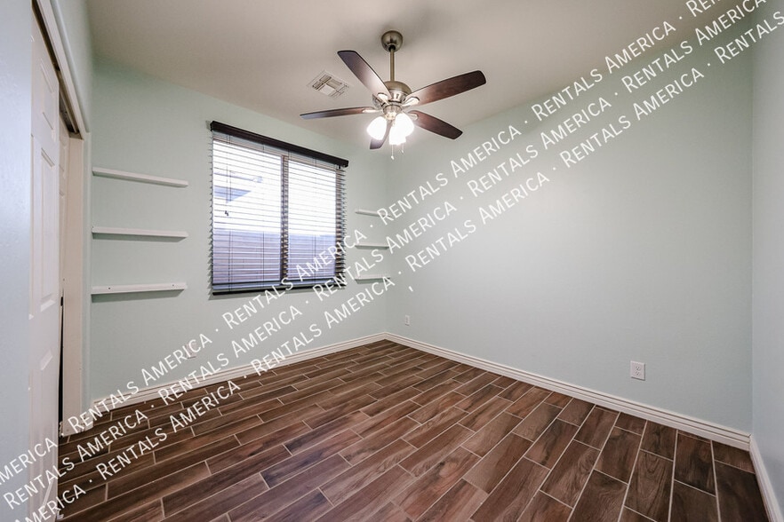 Building Photo - 2616 W Perola Dr