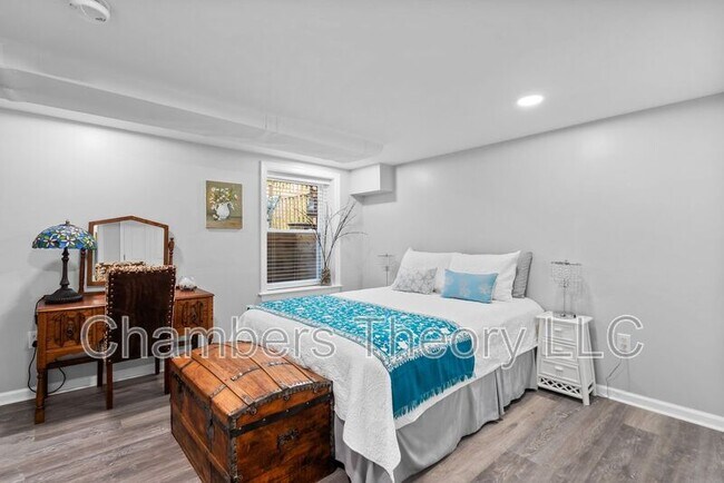 Building Photo - 303 Mt Vernon Ave