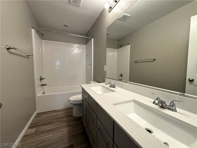 Building Photo - 12545 Skylight View St