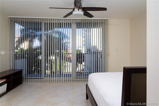 Building Photo - 525 N Ocean Blvd