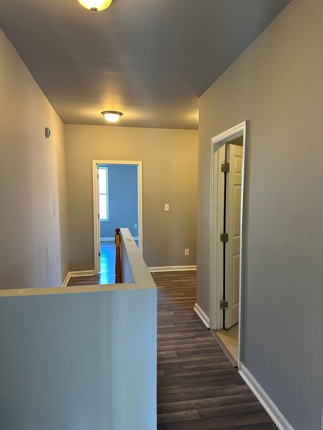 Building Photo - Spacious Home for Rent! W/D! Close to JHU, KKI and Public Trabsportation!