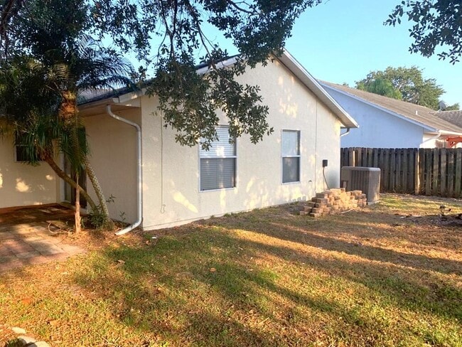 Building Photo - 3520 Egret Dr